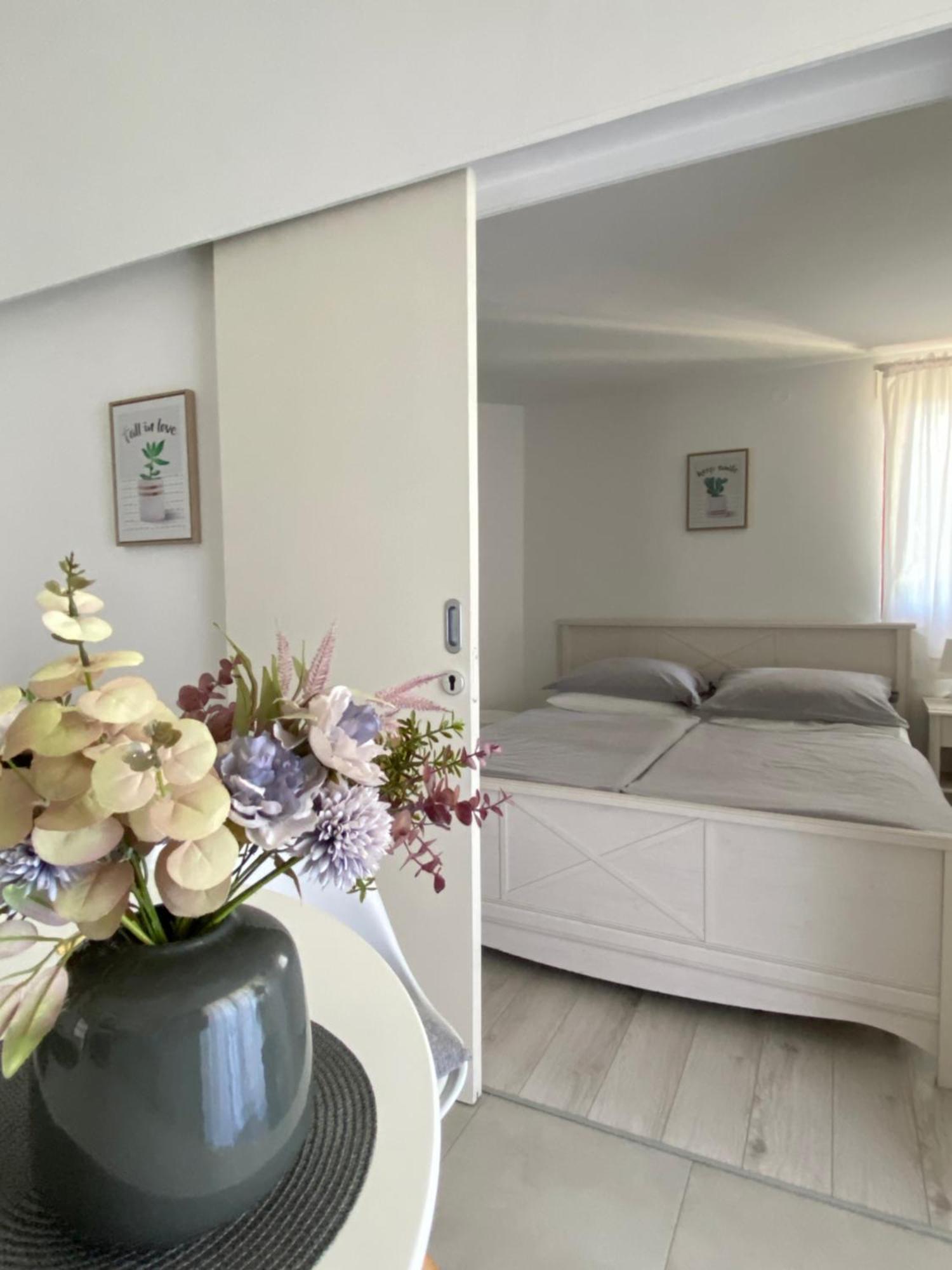 Apartments Flora 1 Banjol Zewnętrze zdjęcie